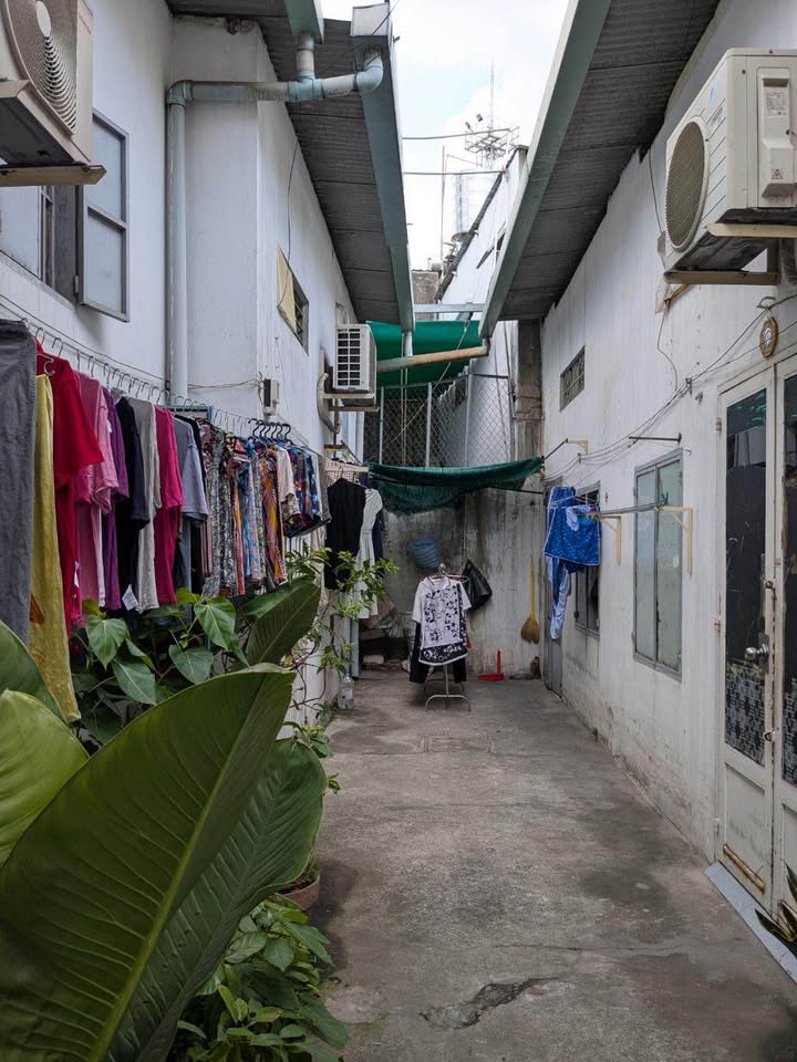 Nhà mặt tiền Nguyễn Thị Đặng, Quận 12, 192.4m² giá 10.7 tỷ - Dòng tiền ổn định 26 triệu/tháng!