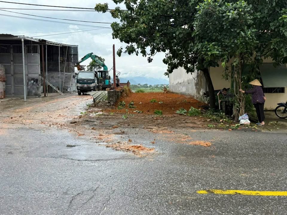 Đất thổ cư mặt đường TL421B Quốc Oai 107m² giá chỉ 4 tỷ - Cơ hội đầu tư tuyệt vời!