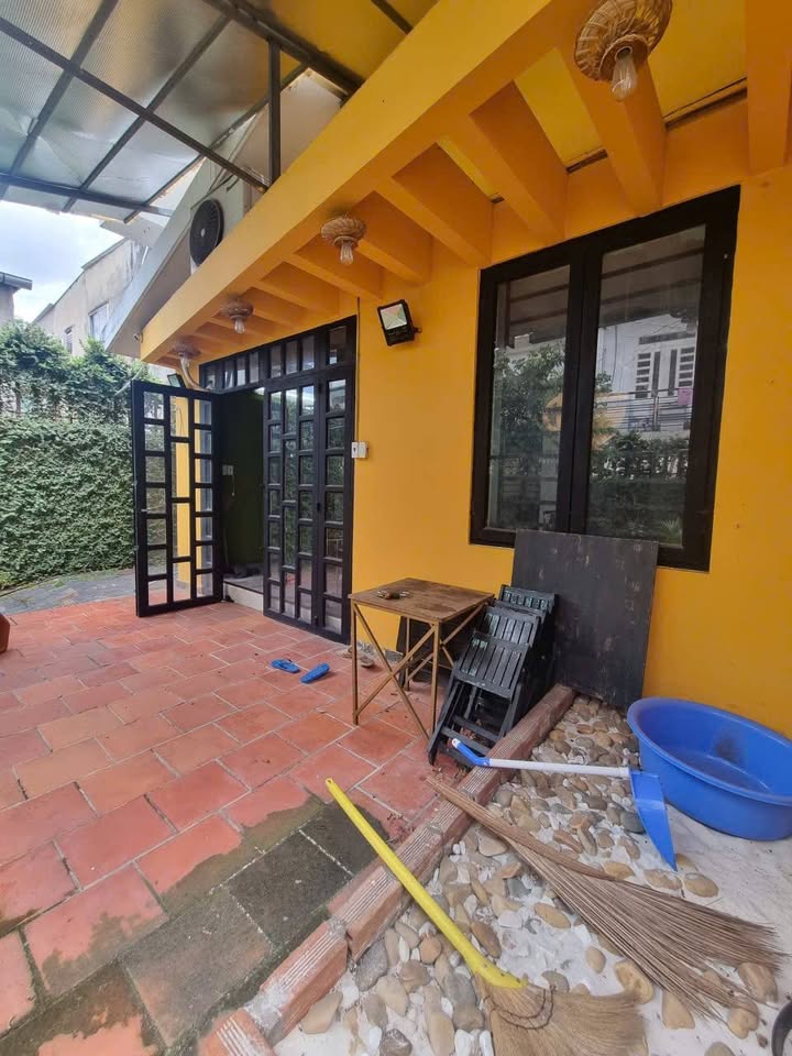 Nhà cho thuê Hẻm 410 CMT8, Quận 3 - Diện tích 130m², Giá 20 triệu/tháng - Phù hợp văn phòng và lớp học!