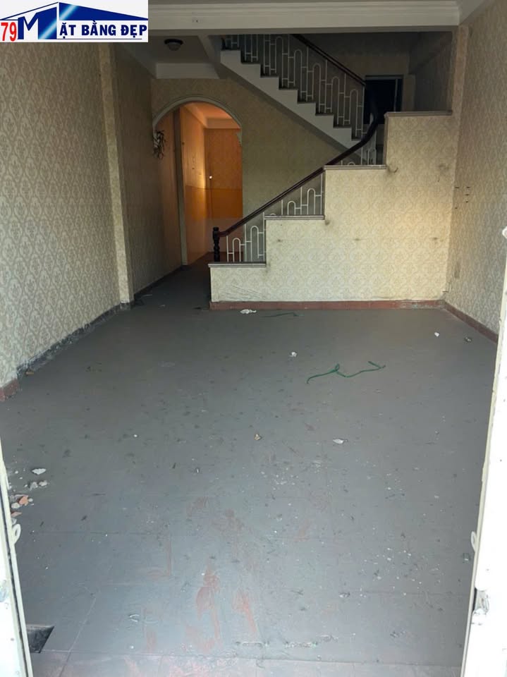 Nhà mặt tiền Tố Hữu Nha Trang 72m² giá 10 triệu - Phù hợp kinh doanh sạch sẽ!