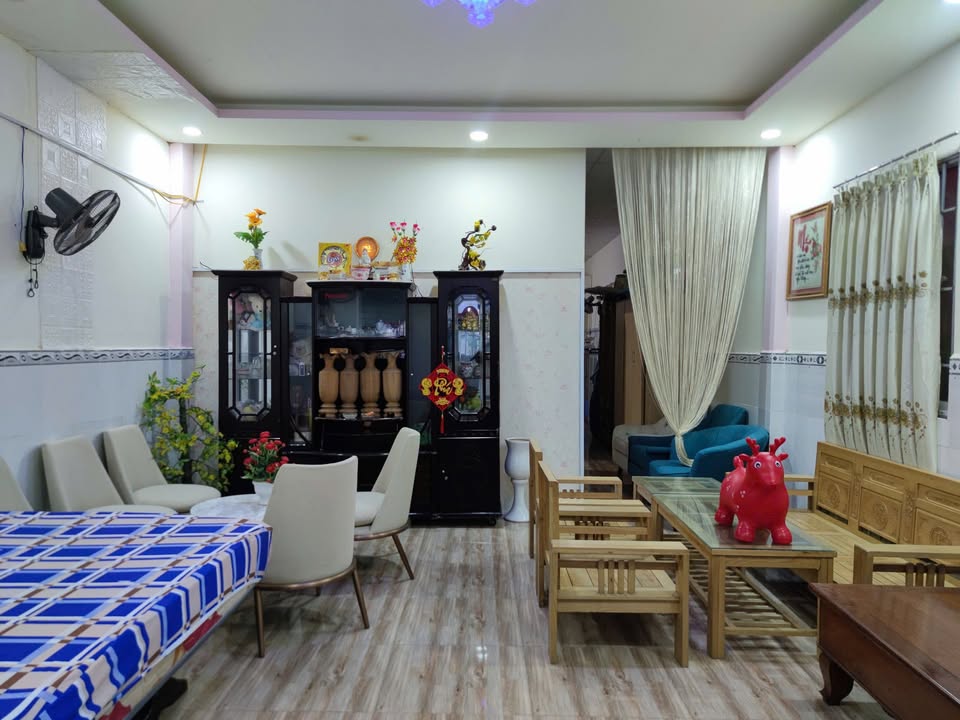Nhà cho thuê hẻm Nguyễn Xiển, Nha Trang 107m² - Giá chỉ 125 triệu/năm!