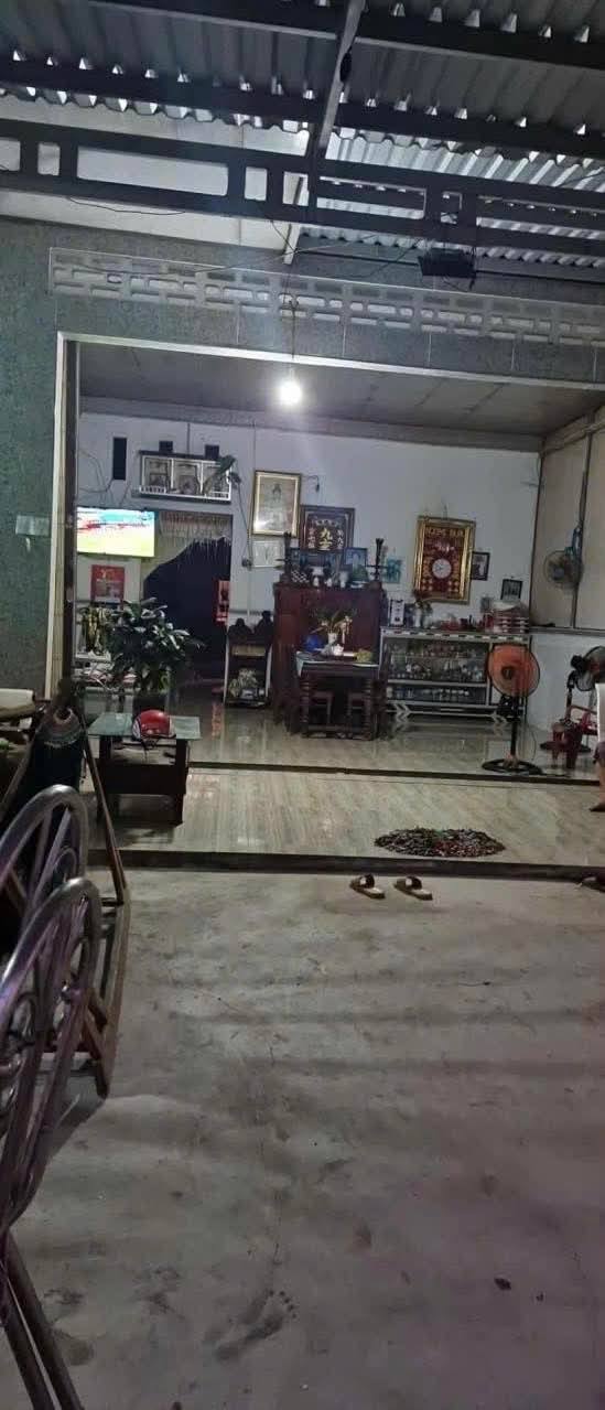 Nhà riêng xã Sông Đốc, Trần Văn Thời 180m² giá 580 triệu - Cơ hội đầu tư tốt!