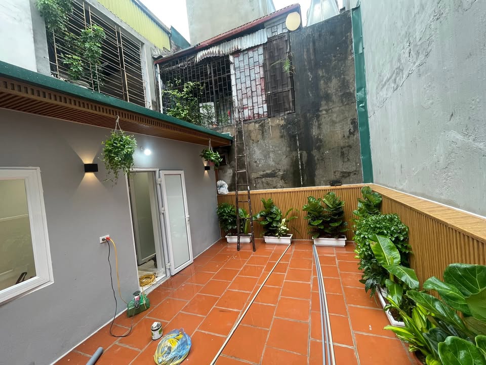 Căn hộ TT 3 tầng Khâm Thiên 42m² giá 3 tỷ - Sổ đỏ chính chủ, đầy đủ tiện nghi!