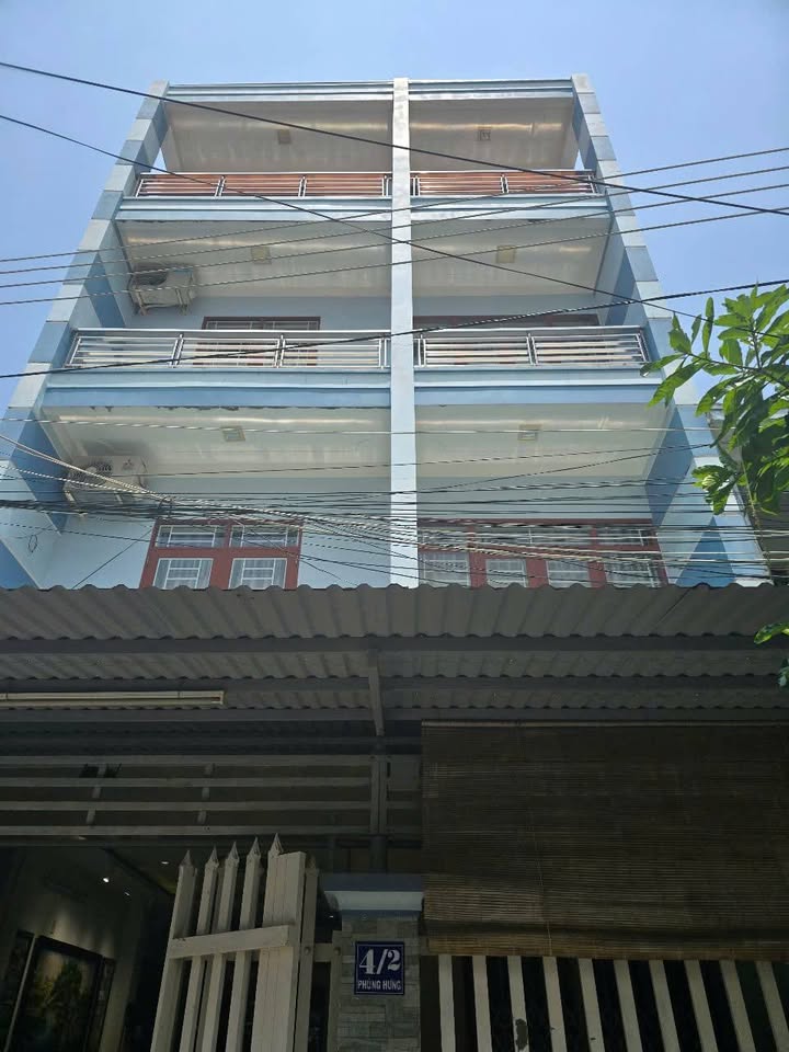 Nhà 4 tầng Nha Trang 120m² giá 8.2 tỷ - Gần biển, phù hợp kinh doanh!
