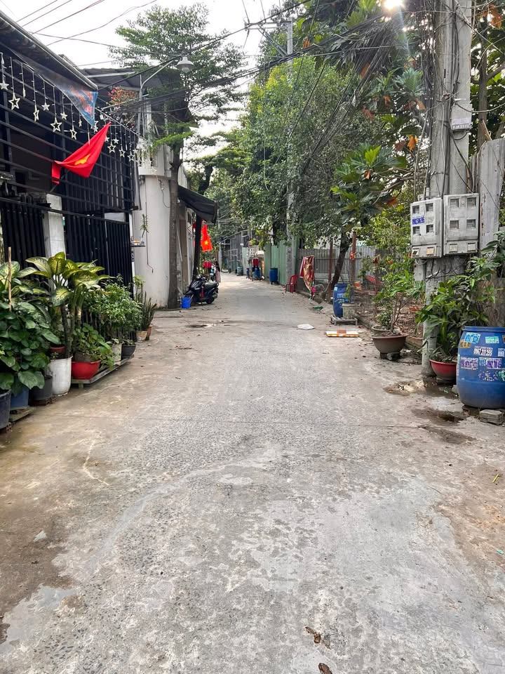 Đất nền sổ đỏ Tân Uyên 95m² giá 2.35 tỷ - Thoáng mát, vị trí đẹp!