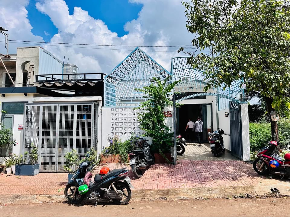 Nhà đẹp mặt tiền đường B2, Buôn Ma Thuột 126m² giá 2.95 tỷ - Sẵn sàng đón chủ nhân mới!