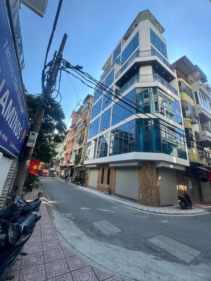 Cho thuê văn phòng 3 tầng tại Ba Đình, Hà Nội - Chính chủ, tiện ích đầy đủ!