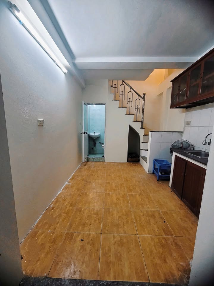 Cho thuê nhà nguyên căn Lĩnh Nam 2PN, 2WC giá 6.5 triệu/tháng - Đầy đủ nội thất, sẵn sàng ở ngay!