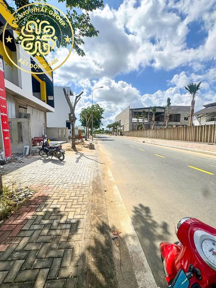 Đất nền Cà Mau 100m² giá 2 tỷ - Vị trí đắc địa gần Vincom!