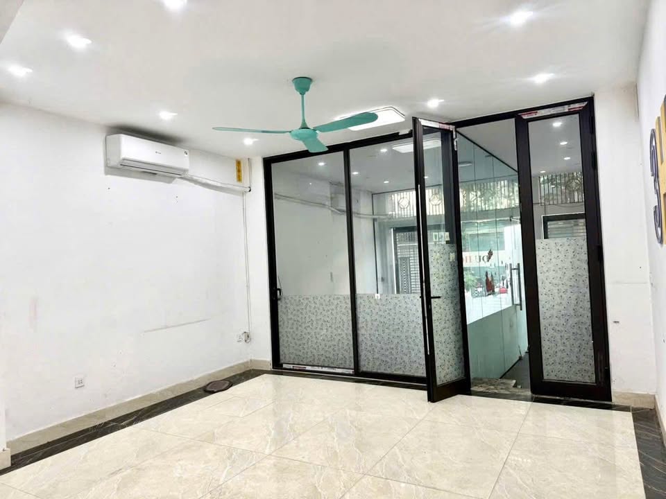 Nhà liền kề Tân Triều 100m² giá 30 triệu - Có thang máy, nhận nhà ngay!