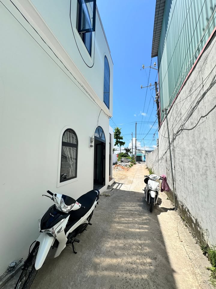 Nhà liền kề hẻm 1081 Lâm Quang Ky 100m² giá 1.98 tỷ - Ô tô quay đầu, chính chủ bán!