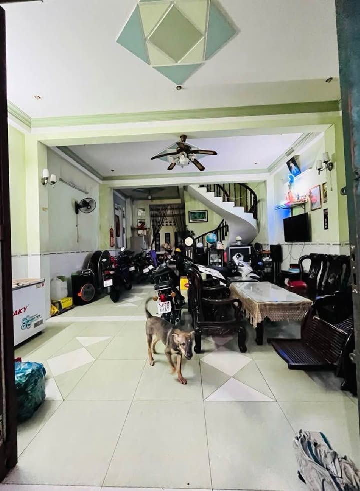 Nhà mặt tiền cho thuê tại Bình Hưng, Bình Chánh 120m² - An ninh, vị trí đắc địa!