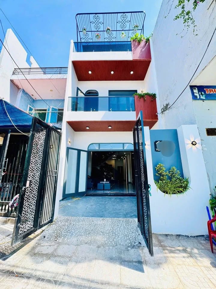 Bán nhà mặt tiền đường Yên Khê 2, quận Thanh Khê, 88m², giá 7.95 tỷ - Sang trọng, đầy đủ tiện nghi!