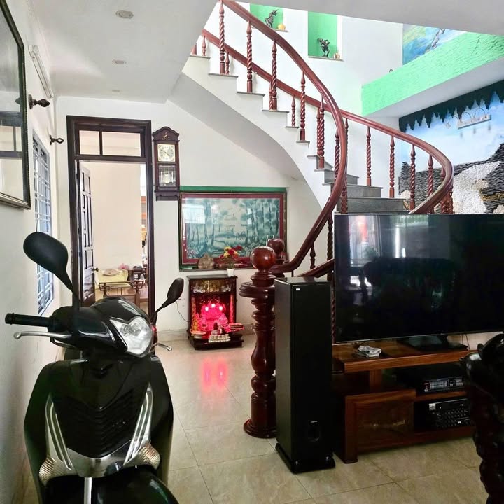 Nhà 3 tầng 2 mặt tiền kiệt ô tô Điện Biên Phủ, Đà Nẵng giá 7.6 tỷ - Đầu tư sinh lời bền vững!