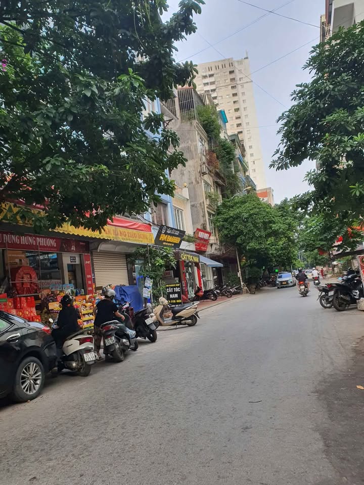 Nhà mặt phố Quang Trung Hà Đông 80m² giá 14 tỷ - Kinh doanh sầm uất!