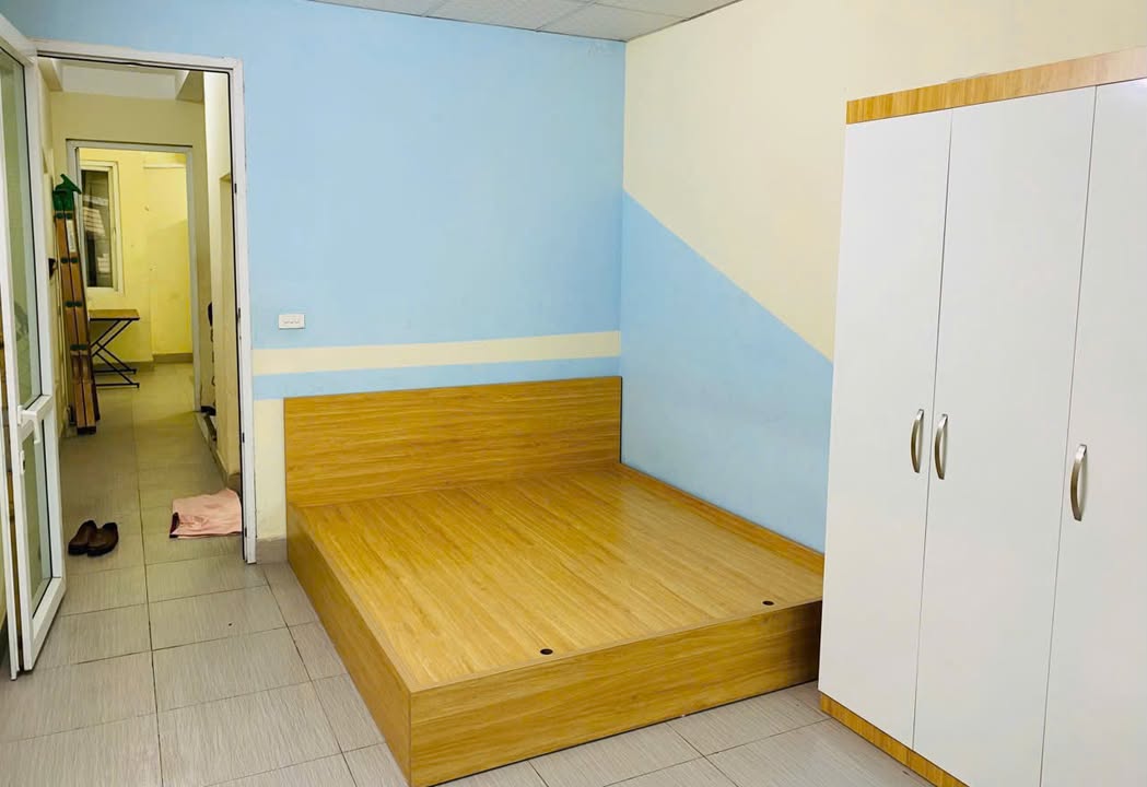 Căn hộ cho thuê phố Đặng Vũ Hỷ, Long Biên 12m² giá 2.3 triệu - Full đồ, tiện nghi