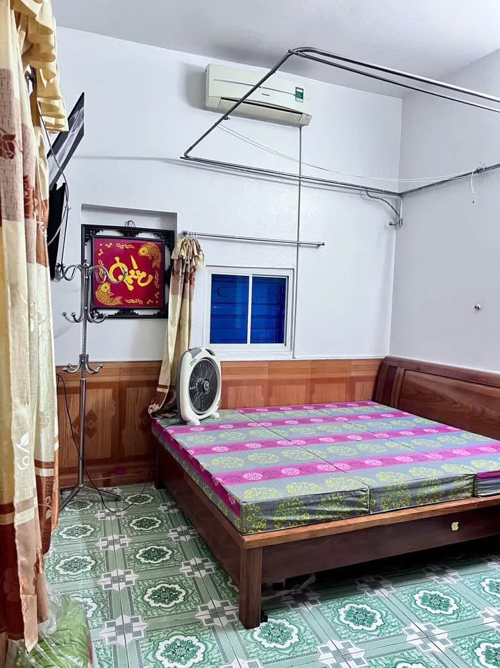 Nhà 2,5 tầng Mặt đường Hải Thượng Lãn Ông 65m² giá 4 tỷ - Kinh doanh đỉnh cao!