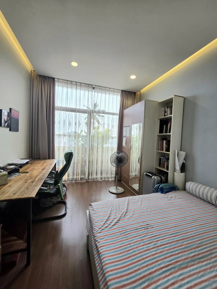 Chung cư Phố Phùng Chí Kiên, Cầu Giấy 93m² giá 12 tỷ - Sổ đỏ lâu dài, nội thất sang trọng!