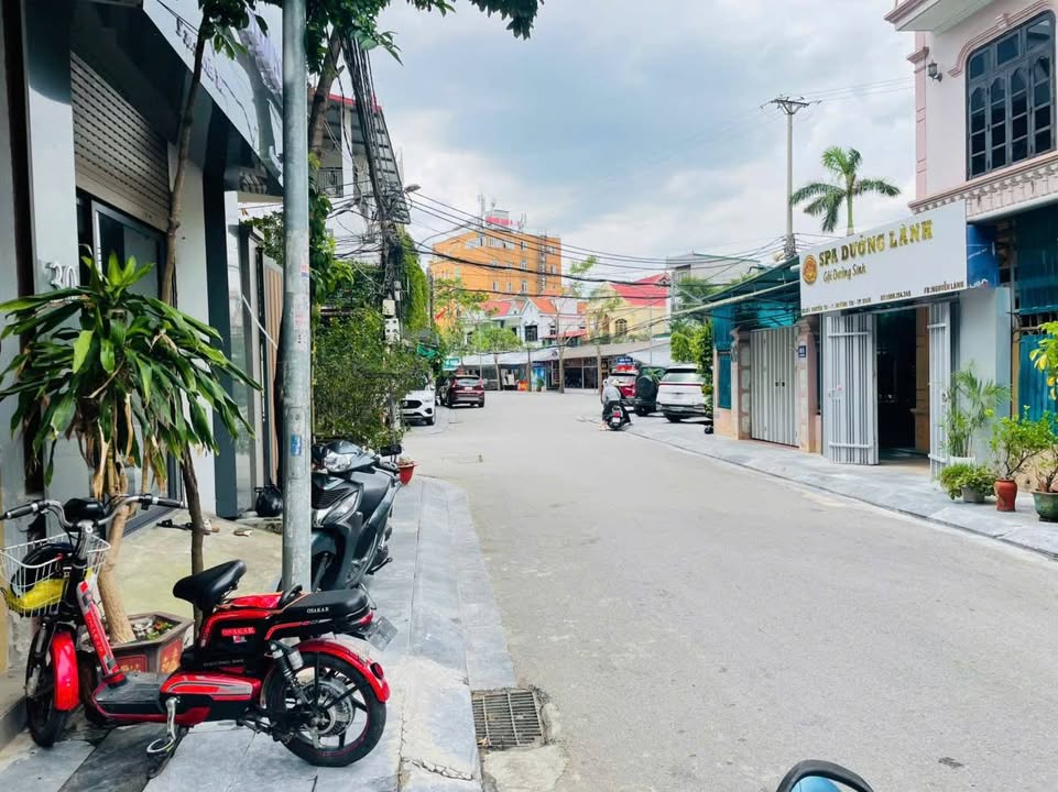 Nhà 2 tầng cho thuê tại đường Nguyễn Văn Cừ, TP Vinh 60m² giá 10 triệu - Phù hợp kinh doanh và ở