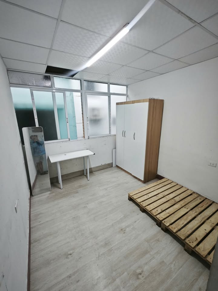 Phòng trọ Hào Nam, Đống Đa - Vệ sinh khép kín, giờ giấc thoải mái!