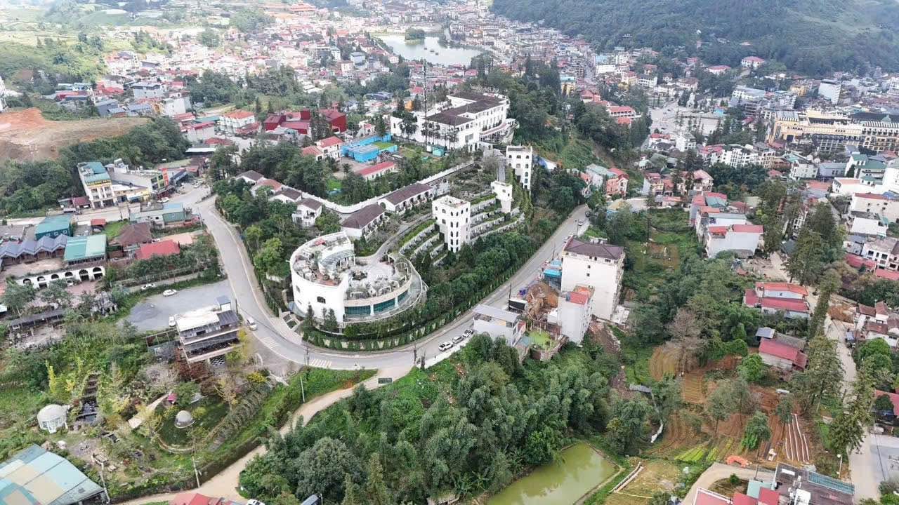 Đất nền 120m² đường Thác Bạc, Sa Pa - Giá chỉ 8 tỷ, mặt tiền rộng rãi!