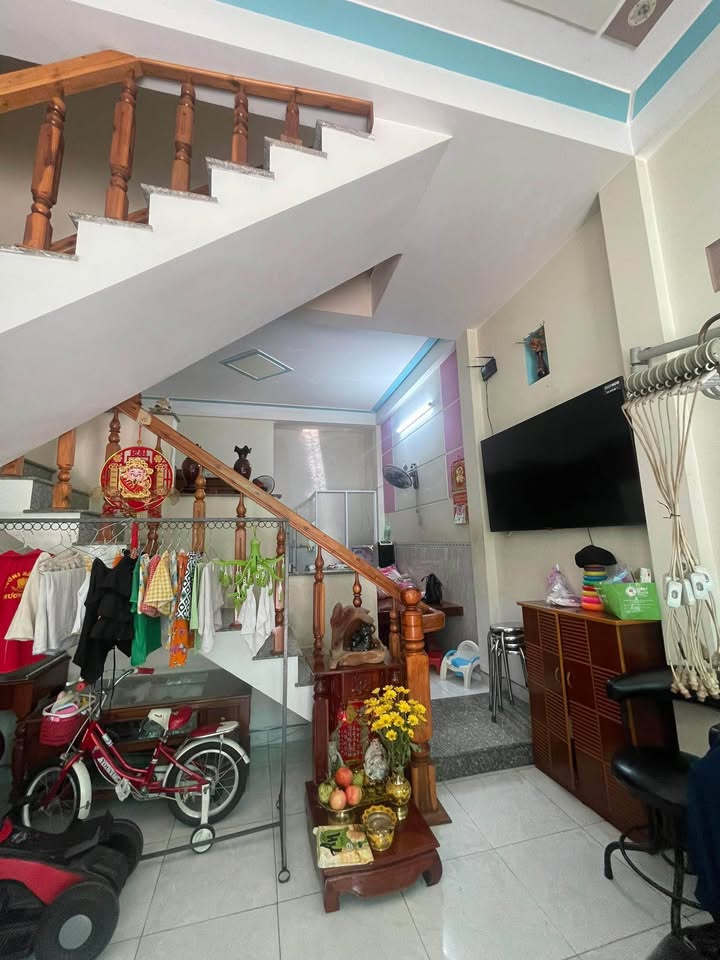 Nhà 2 tầng đường Hoa Lư, Quy Nhơn 46m² giá 2.7 tỷ - Ô tô đậu trước nhà!