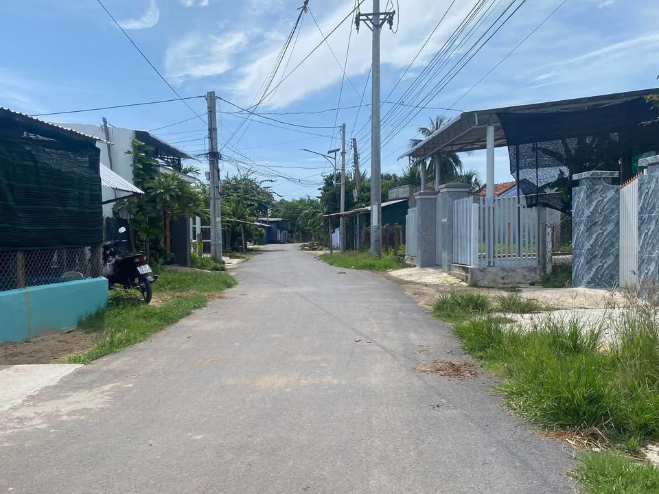 Đất nông nghiệp Vạn Lương 1221m² giá 1.4 tỷ - Cơ hội đầu tư tuyệt vời!