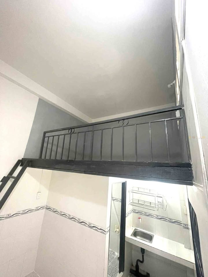 Phòng trọ Thủ Đức 20m² giá 2.3 triệu - Sạch sẽ, an ninh, gần đại học!