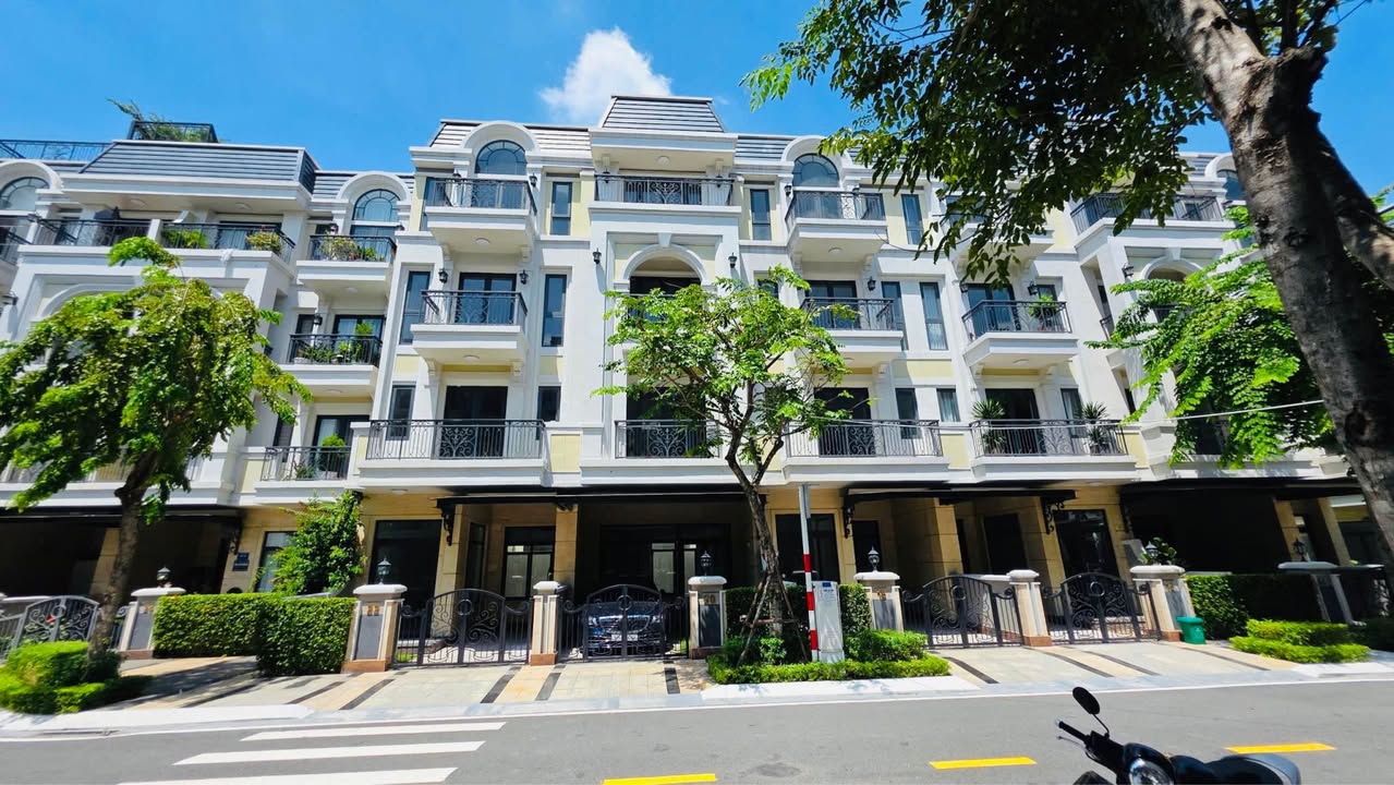 Townhouse The Classia Thủ Đức 90m² giá 18 tỷ - Sở hữu ngay với sổ hồng!