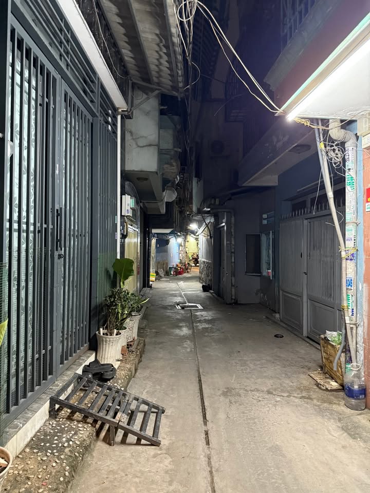 Nhà đẹp 2 tầng Quận 8, 36m² giá 4.75 tỷ - Dọn vào ở ngay!