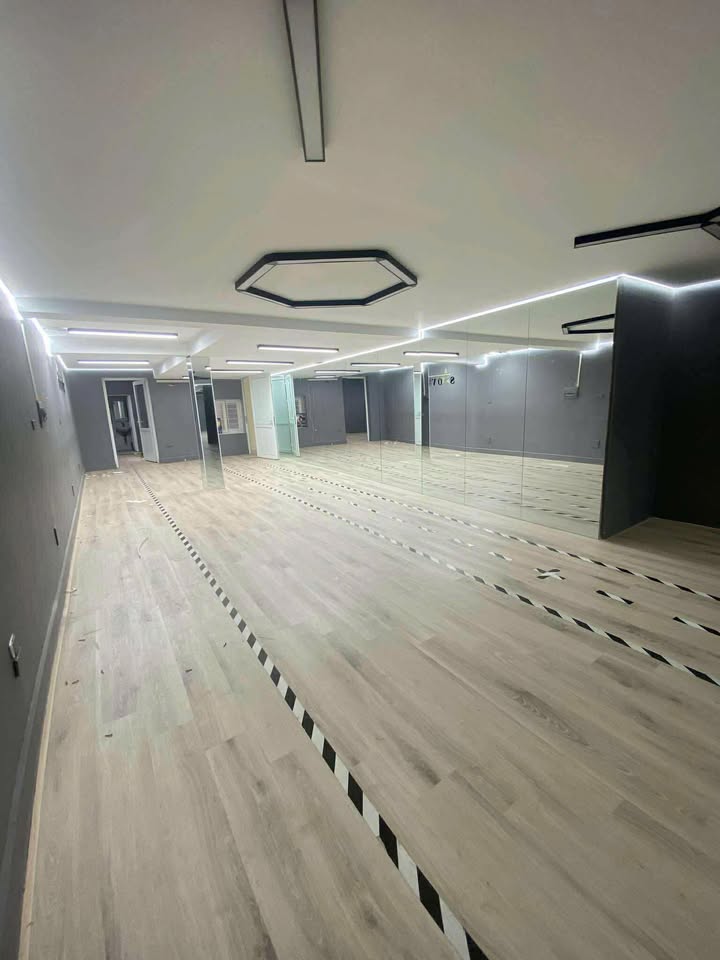 Cho thuê mặt bằng 180m² đường Nguyễn Văn Huyên, Cầu Giấy - Vị trí đắc địa cho kinh doanh!