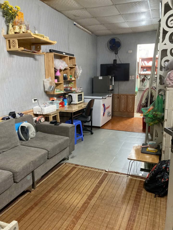 Nhà riêng cho thuê 2 tầng tại Phúc Xá, Ba Đình - Diện tích 26m², đầy đủ nội thất