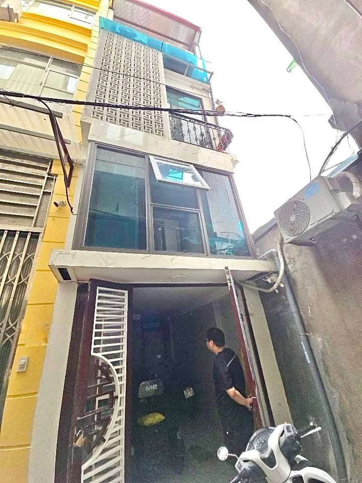 Nhà riêng Trường Chinh 37m² giá 9 tỷ - Vị trí trung tâm, 2 thoáng vĩnh viễn!