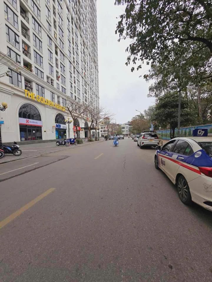 Căn hộ chung cư B6 Giảng Võ 75m² giá 9.6 tỷ - Sẵn sàng vào ở ngay!