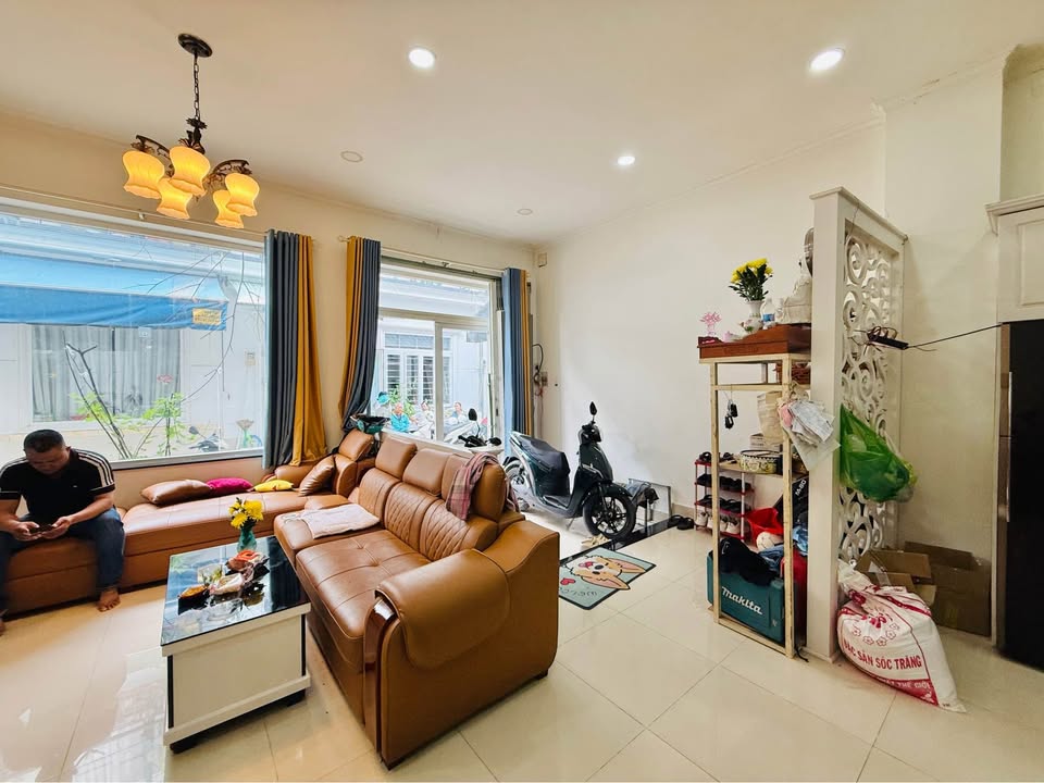 Nhà Thạnh Xuân 52, Quận 12, 54.3m² giá 3.85 tỷ - Hẻm xe hơi, gần chợ