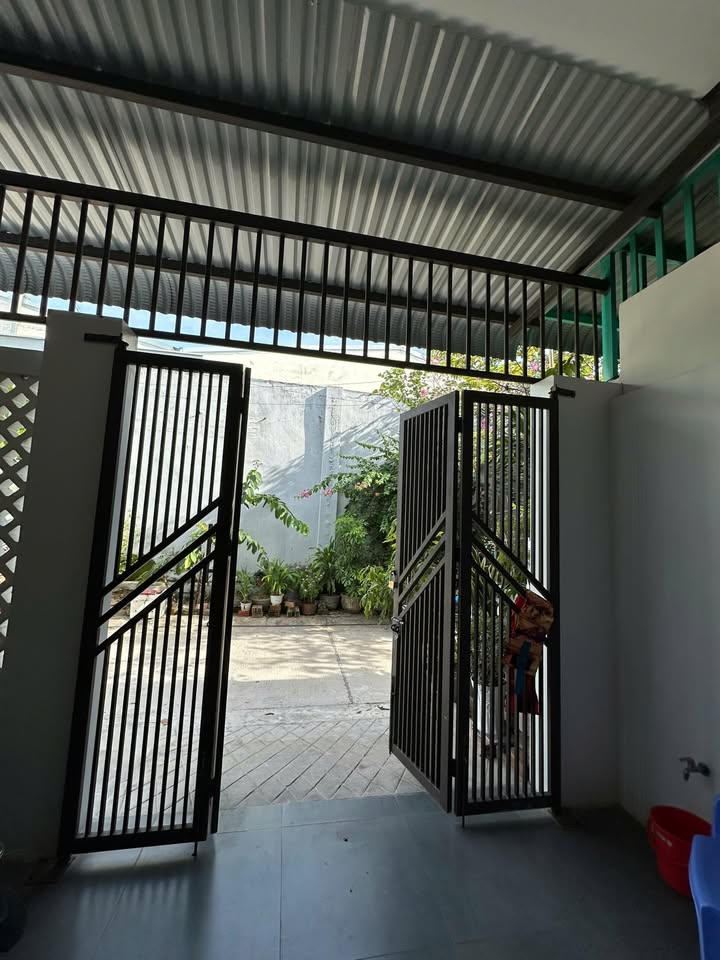 Nhà đẹp 2 tầng Nguyễn Trung Trực, Tuy Hòa, Phú Yên giá 2.6 tỷ - Sẵn sàng vào ở!