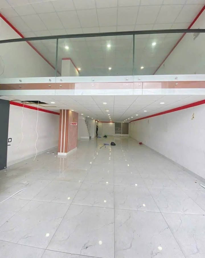 Shophouse mặt tiền Tố Hữu, Nha Trang 180m² giá 30 triệu - Kinh doanh thuận lợi!