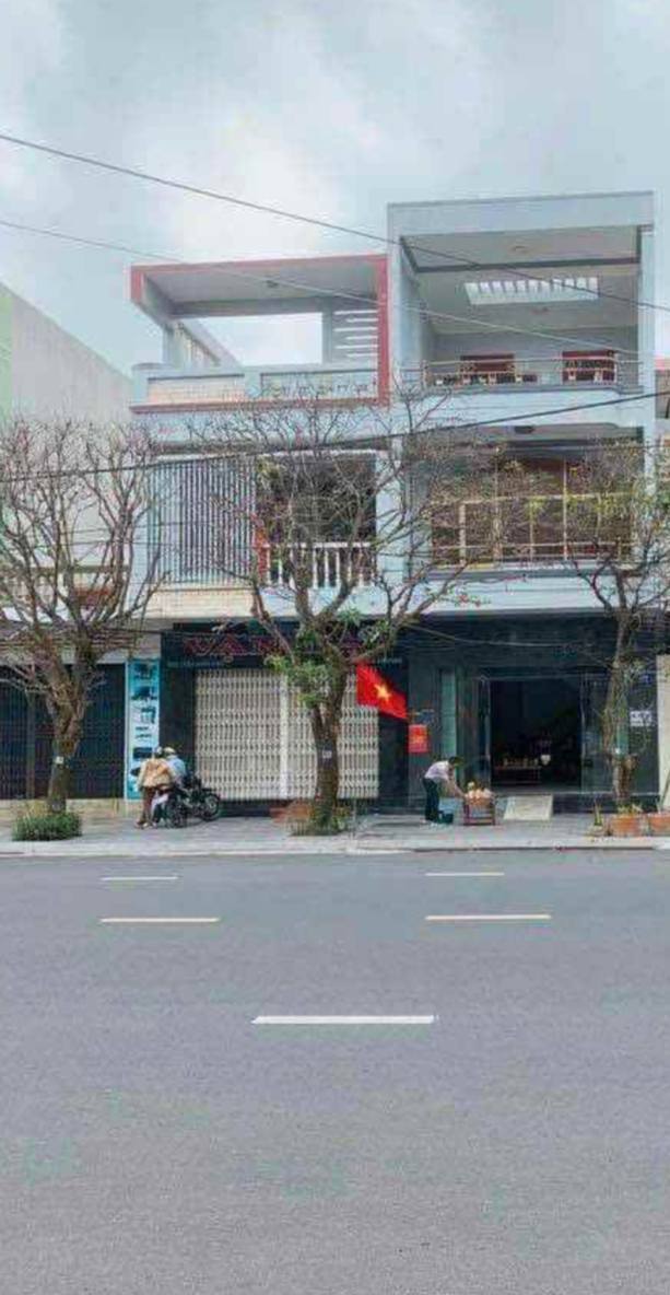 Nhà nguyên căn mặt tiền Trần Hưng Đạo Tuy Hòa 125m² giá 12 triệu - Đầu tư sinh lời ngay!