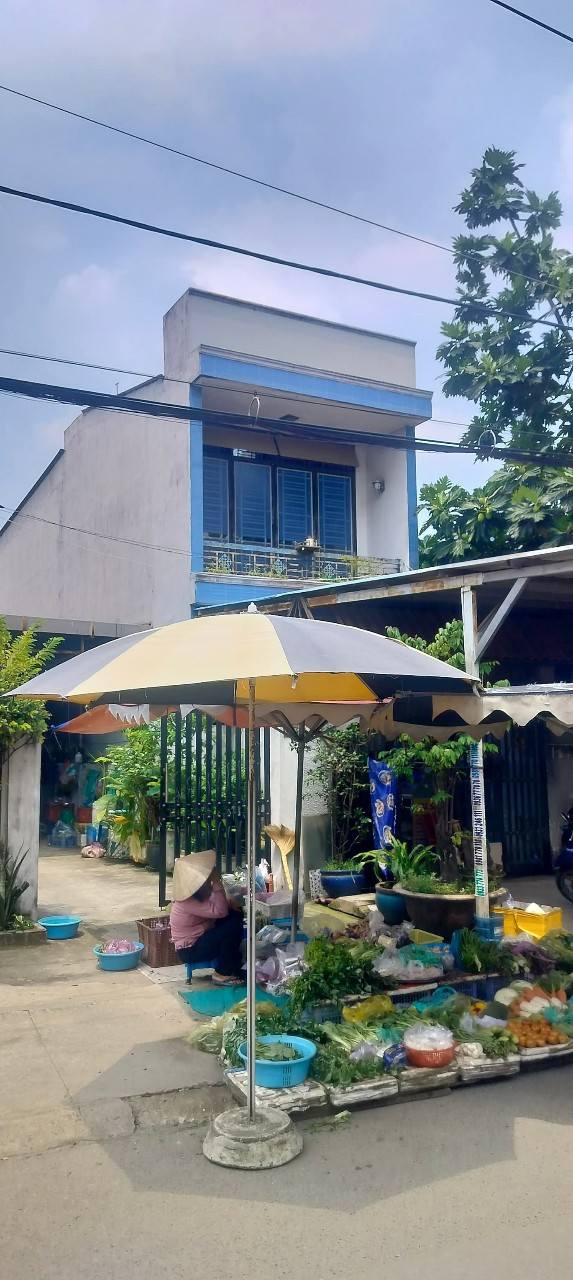 Nhà bán chính chủ xã Tân Vĩnh Lộc, 102m² giá 3.7 tỷ - Vị trí đẹp kinh doanh!