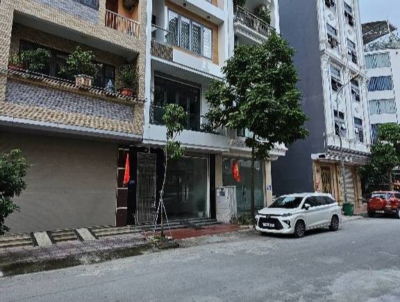 Nhà phố Kiến Hưng Hà Đông 63m² giá 15 tỷ - Mặt tiền 5m, thang máy, kinh doanh thuận lợi!