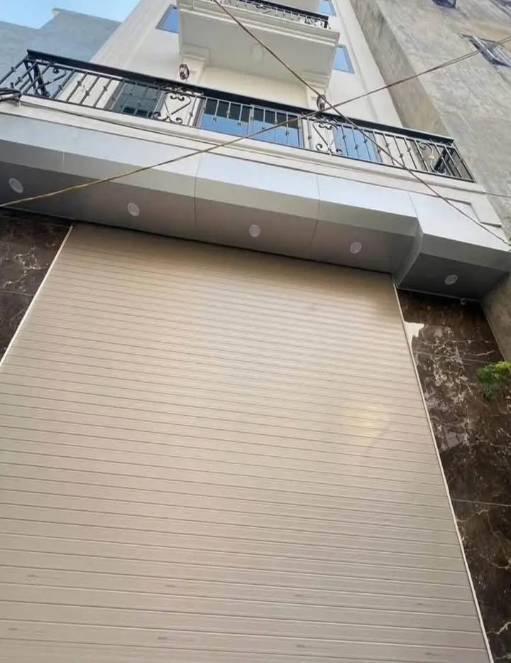 Nhà đẹp Văn Trì, Bắc Từ Liêm 35m² giá 6 tỷ - Thiết kế hiện đại, đầy đủ tiện ích!