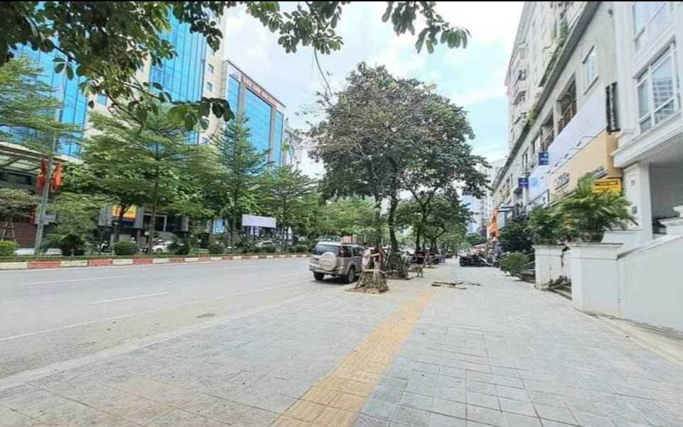 Building 10 tầng Cầu Giấy 103m² giá 2 tỷ - Kinh doanh sầm uất!