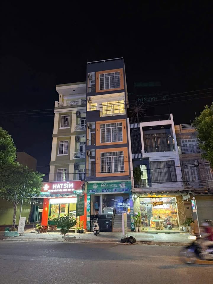 Căn hộ cao cấp 6 tầng mặt tiền đường Bùi Tá Hán 81m² giá 15.2 tỷ - Đầu tư sinh lợi ngay!