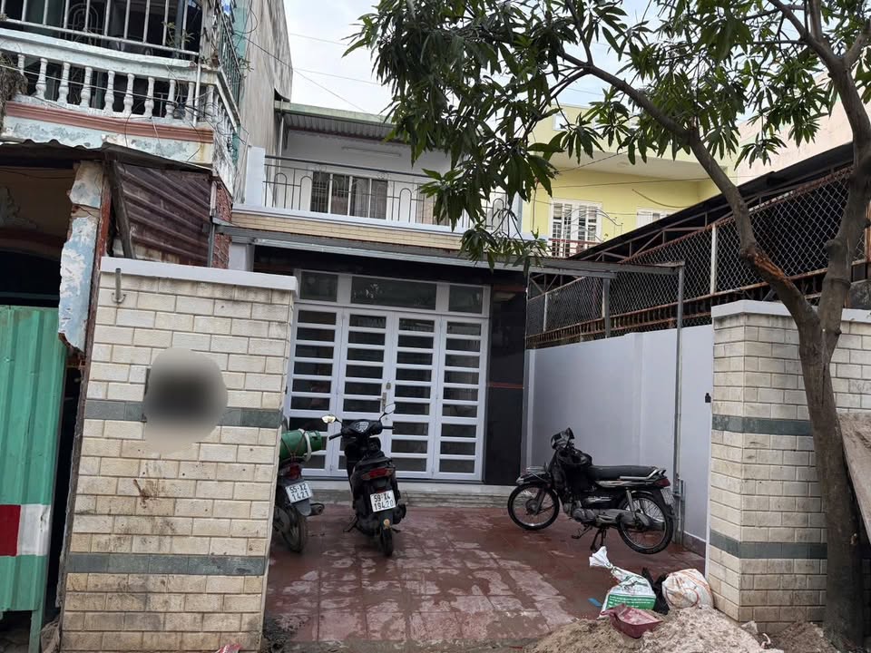 Nhà nguyên căn cho thuê tại Thủ Đức 100m² - Giá 12 triệu/tháng, thương lượng!
