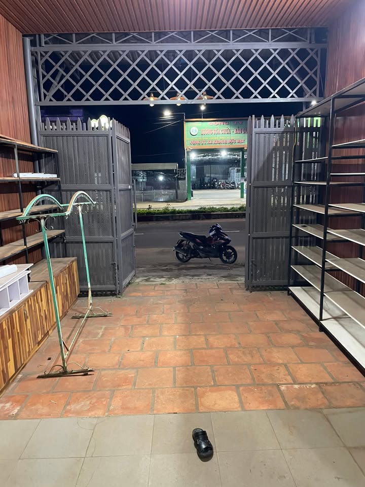 Nhà cho thuê mặt tiền Lê Đại Hành, Pleiku 2PN chỉ 3.5 triệu/tháng - Kinh doanh tốt!