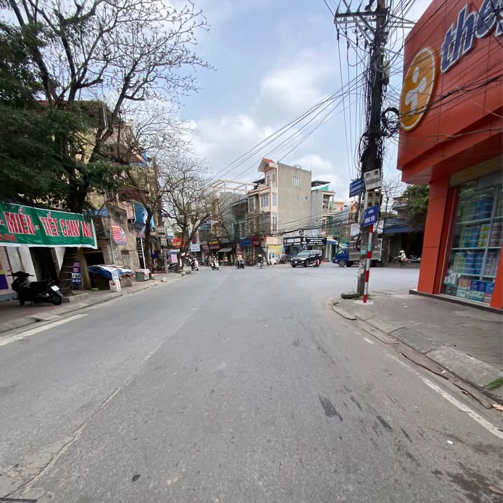 Nhà 4 tầng mặt đường Trần Thái Tông, 80m² - Đầu tư sinh lời ngay!