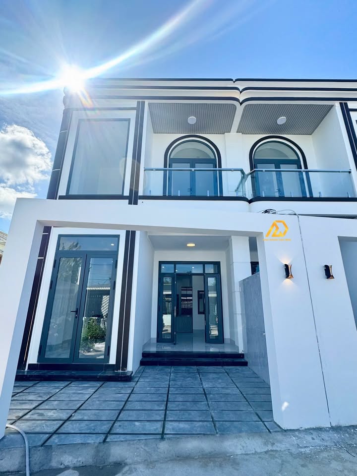 Nhà đẹp 2 tầng tại phường 3, TP. Vĩnh Long 98m² giá 3,2 tỷ - Dọn vào ở ngay!