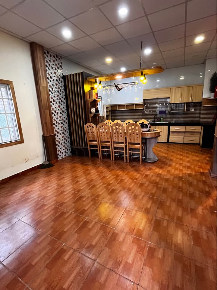 Nhà nguyên căn đường Ngô Quyền, Đà Lạt 3PN giá 9 triệu - Khu vực sầm uất, tiện ích đầy đủ!