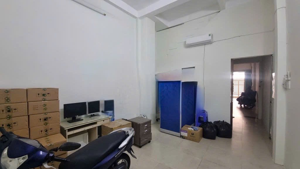 Nhà mặt tiền Đội Cung, Quận 8 - Diện tích 70m² giá thuê 10 triệu/tháng - Phù hợp làm văn phòng hoặc kinh doanh!