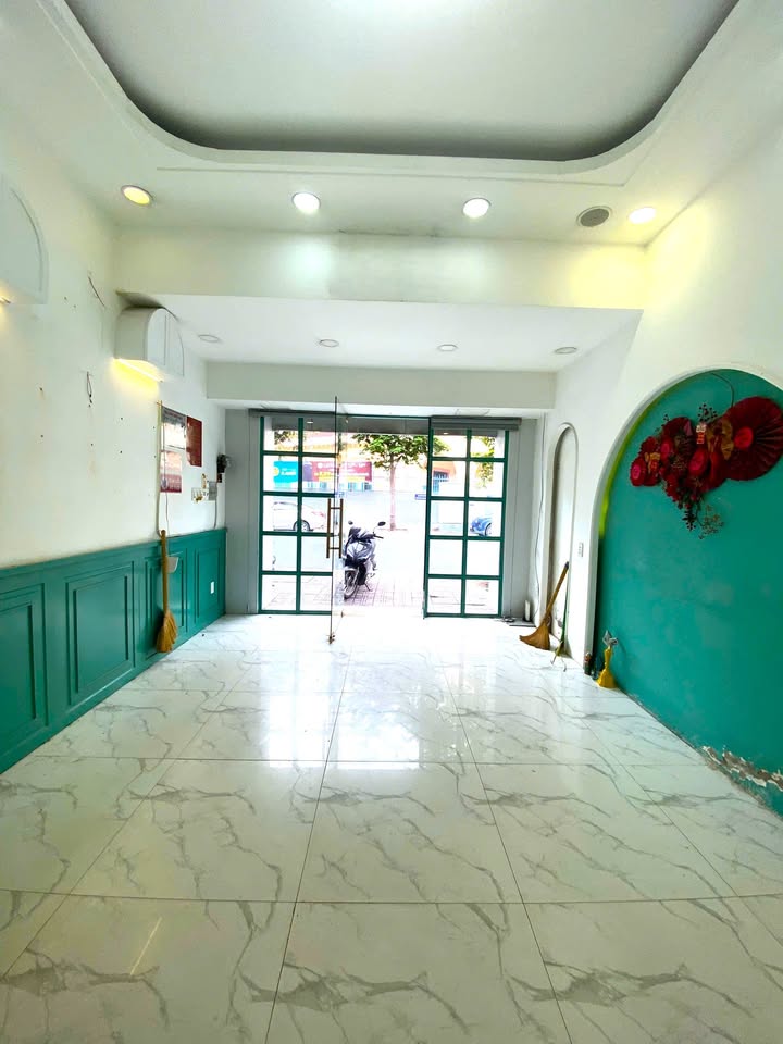 Cho thuê nhà mặt tiền Trần Huy Liệu, quận Phú Nhuận, 352m² - Giao dịch chính chủ, giá tốt!